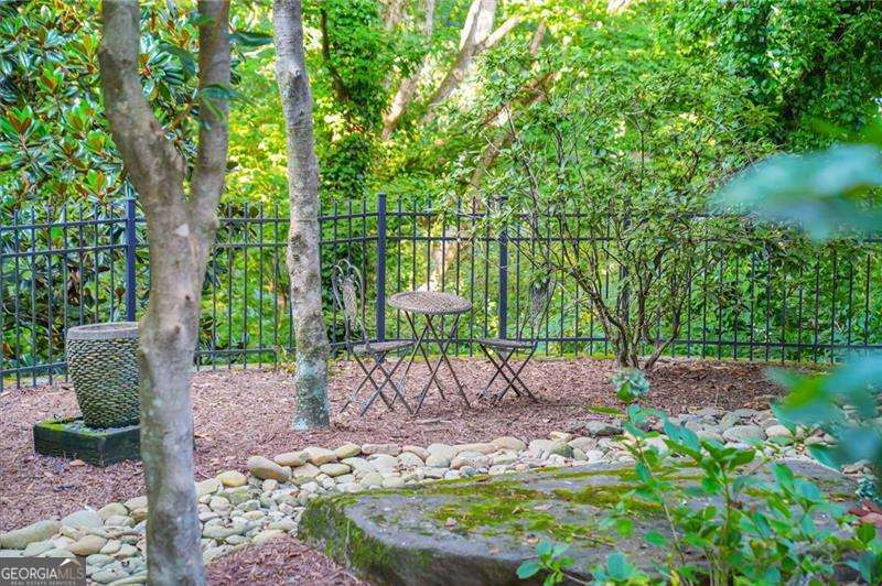 Weatherford Place / Historic Roswell - Residential