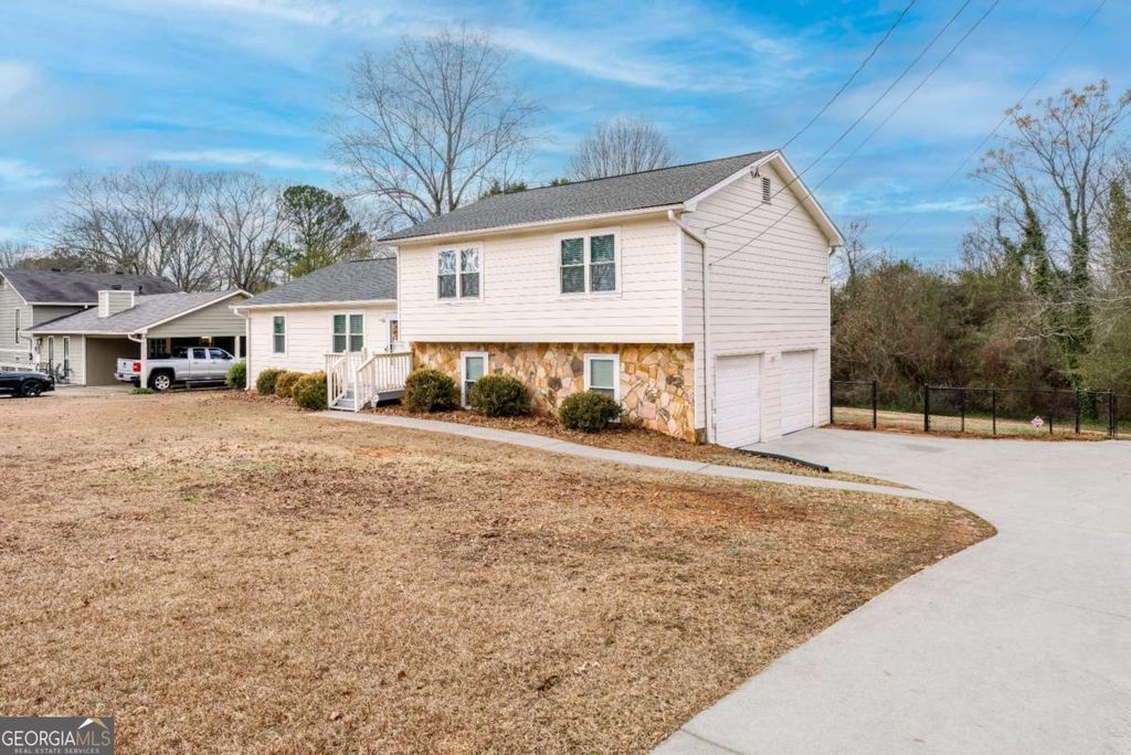 Photo of 1426 Raintree Drive, Snellville, GA 30078 (MLS # 10707518)