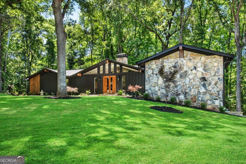 Photo of 144 Gant Quarters Lane, Marietta, GA 30068 (MLS # 10766939)