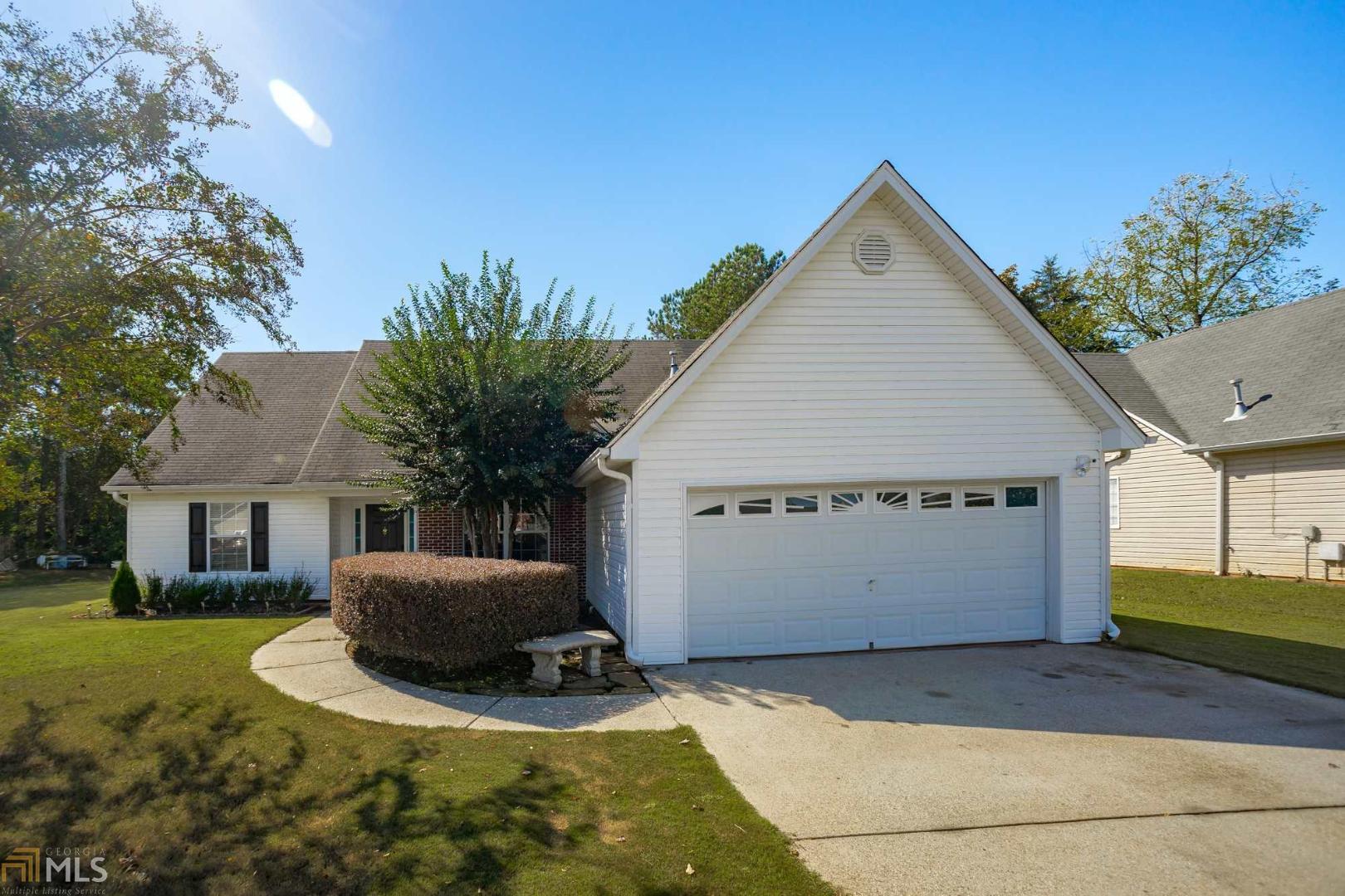 Well kept ranch home with many upgrades in great Dacula neighborhood. Open floor plan. Tiled floors through out main living area. Wood laminate floors in bedrooms. Kitchen has granite and butcher block counter-tops, SS appliances. No stairs (one floor living). Tiled floor 2 car garage. Split floor plan. Master with walk in closet and on suite bathroom with double vanity, separate shower and tub .Gorgeous screened in covered patio. A large back yard with built in kitchen & seating and storage shed finish this great property. Come see it; you won't be disappointed.