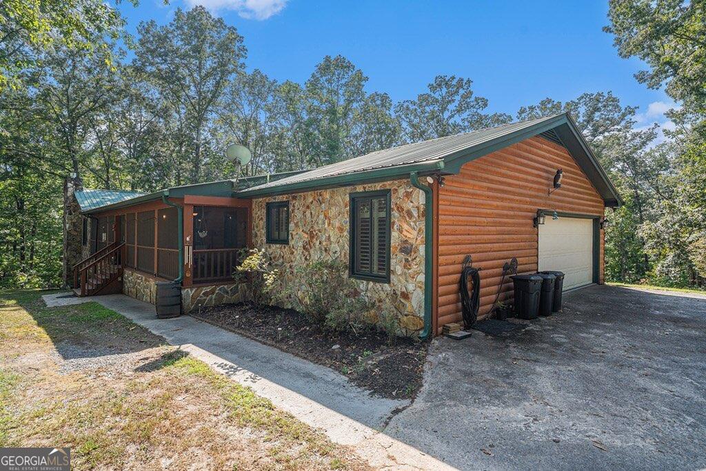 370 Davis RD