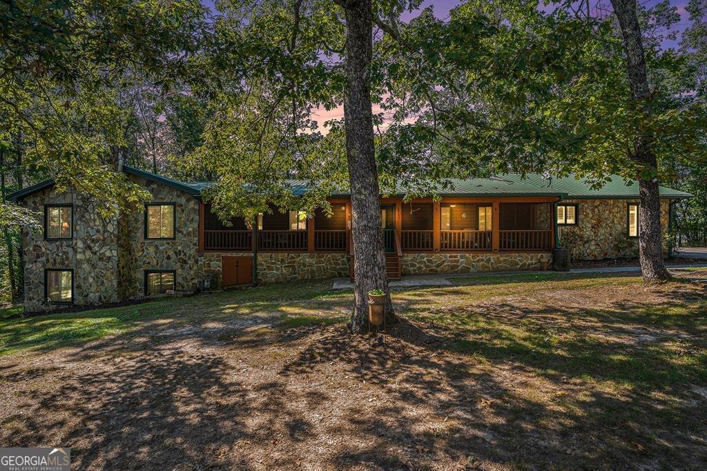 370 Davis RD