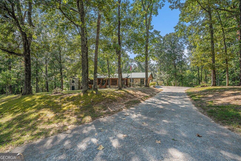 370 Davis RD