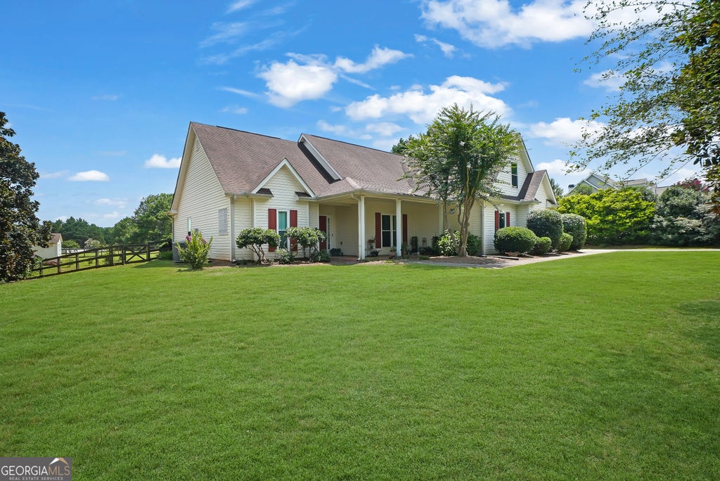 Photo of 188 Meadows Drive, Senoia, GA 30276 (MLS # 10858120)