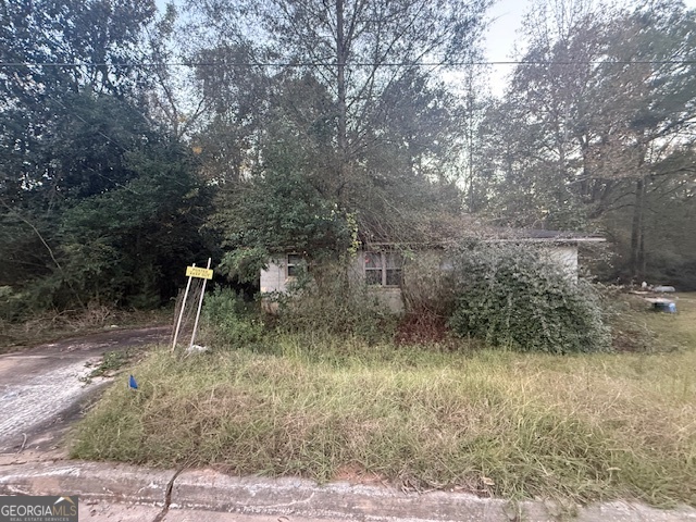 This property presents a promising opportunity for investors to increase its value through renovations, allowing them to maximize profits while taking advantage of rising market demand. PROPERTY BEING SOLD AS-IS