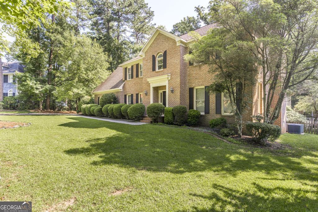 108 Clarendon CT
