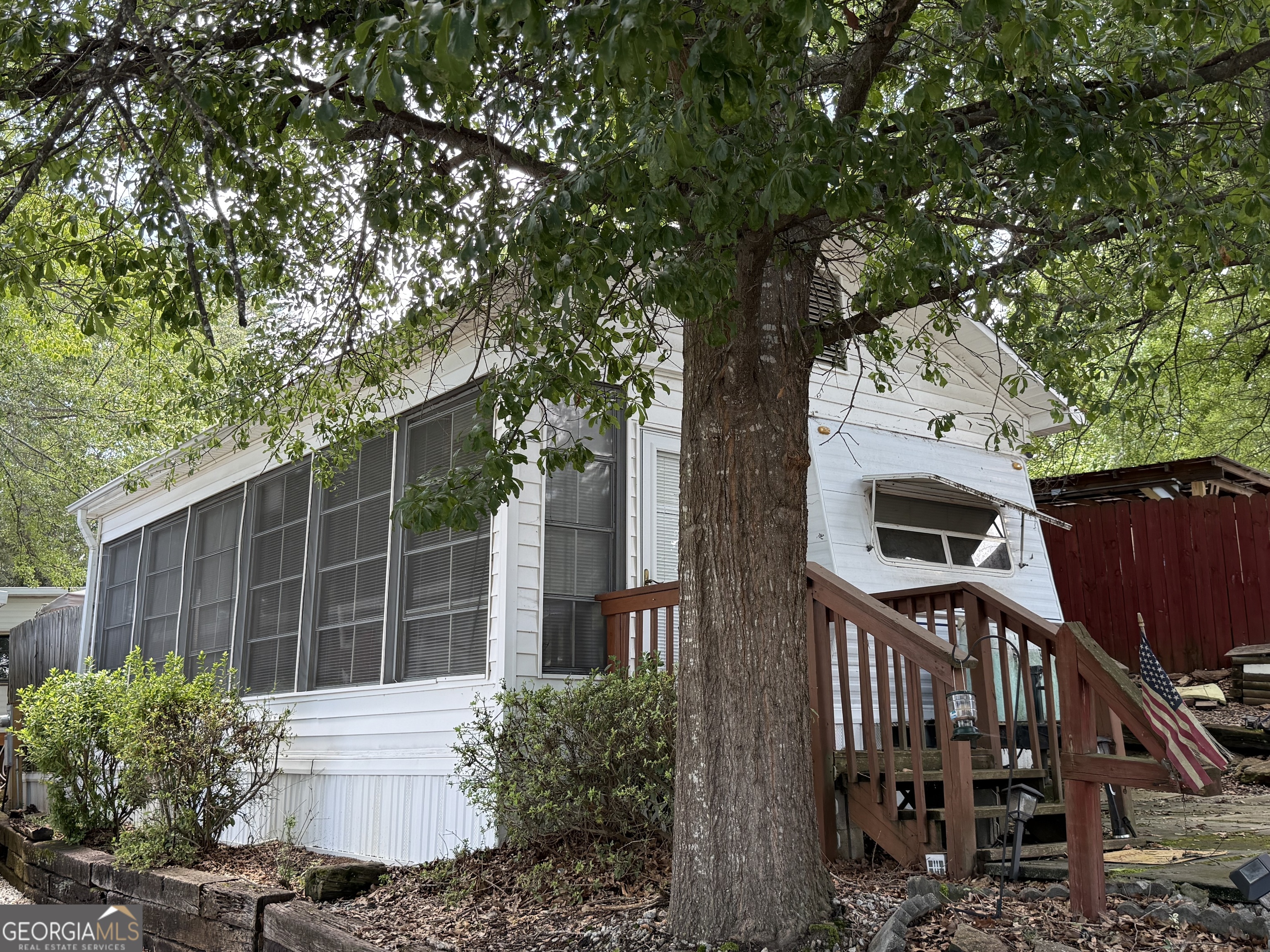 Wake up to peaceful lake views in this cozy RV situated near the shoreline! Perfect for weekend retreats, this well-maintained RV offers a unique opportunity to enjoy nature at your doorstep. The lot provides direct access to the water-ideal for kayaking, paddleboarding, or simply soaking in the serene surroundings. While there's no dock, the access to the water makes launching small watercraft easy. With a picnic-ready outdoor setup, this is lakeside living without the hefty price tag. Schedule your showing today and start making memories by the water! Note: Full time living not allowed, yearly HOA fee is $350.