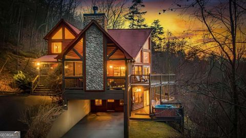 Photo of 313 Spruce Circle, Mineral Bluff, GA 30559 (MLS # 10648470)