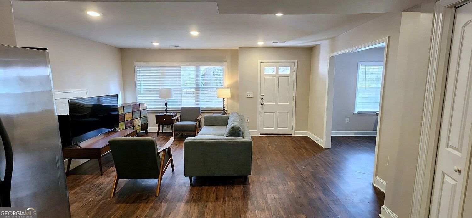 1385 Dodson DR SW