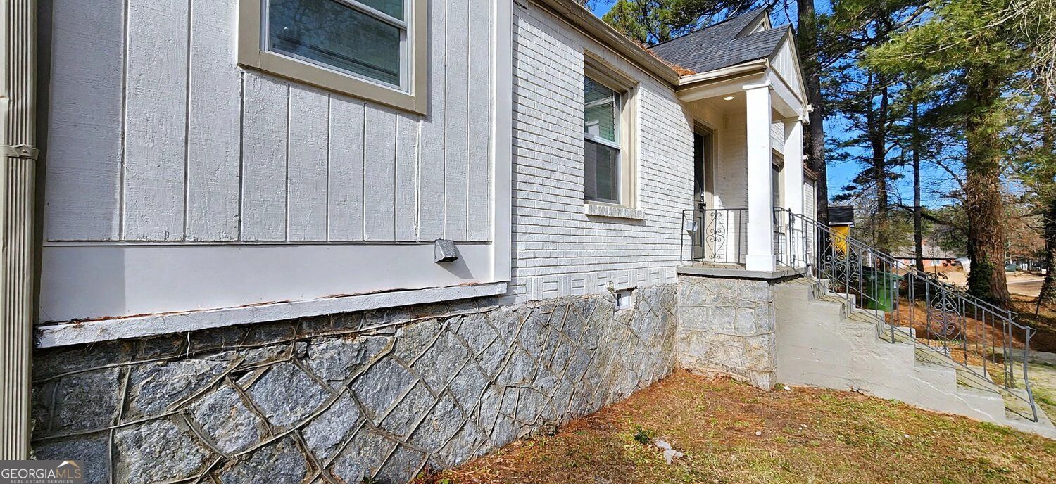 1385 Dodson DR SW