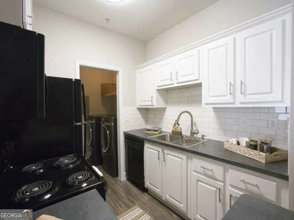 Photo of 100 Crossing Boulevard #1518, Mcdonough, GA 30253 (MLS # 10655167)