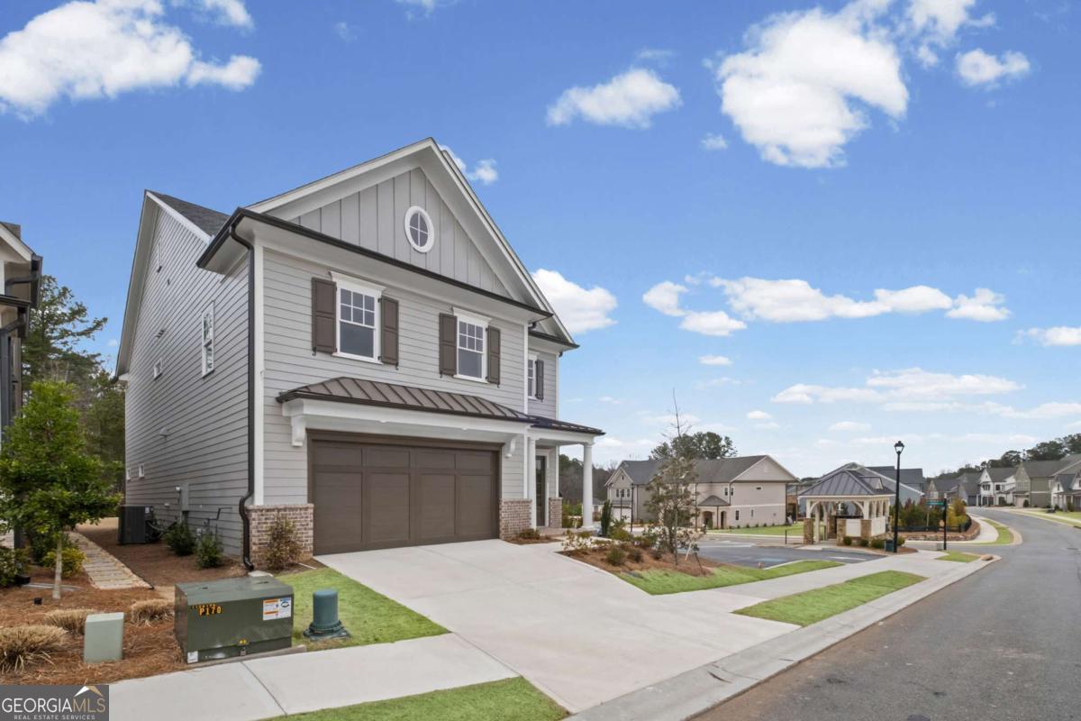 1221 Lakeside Overlook