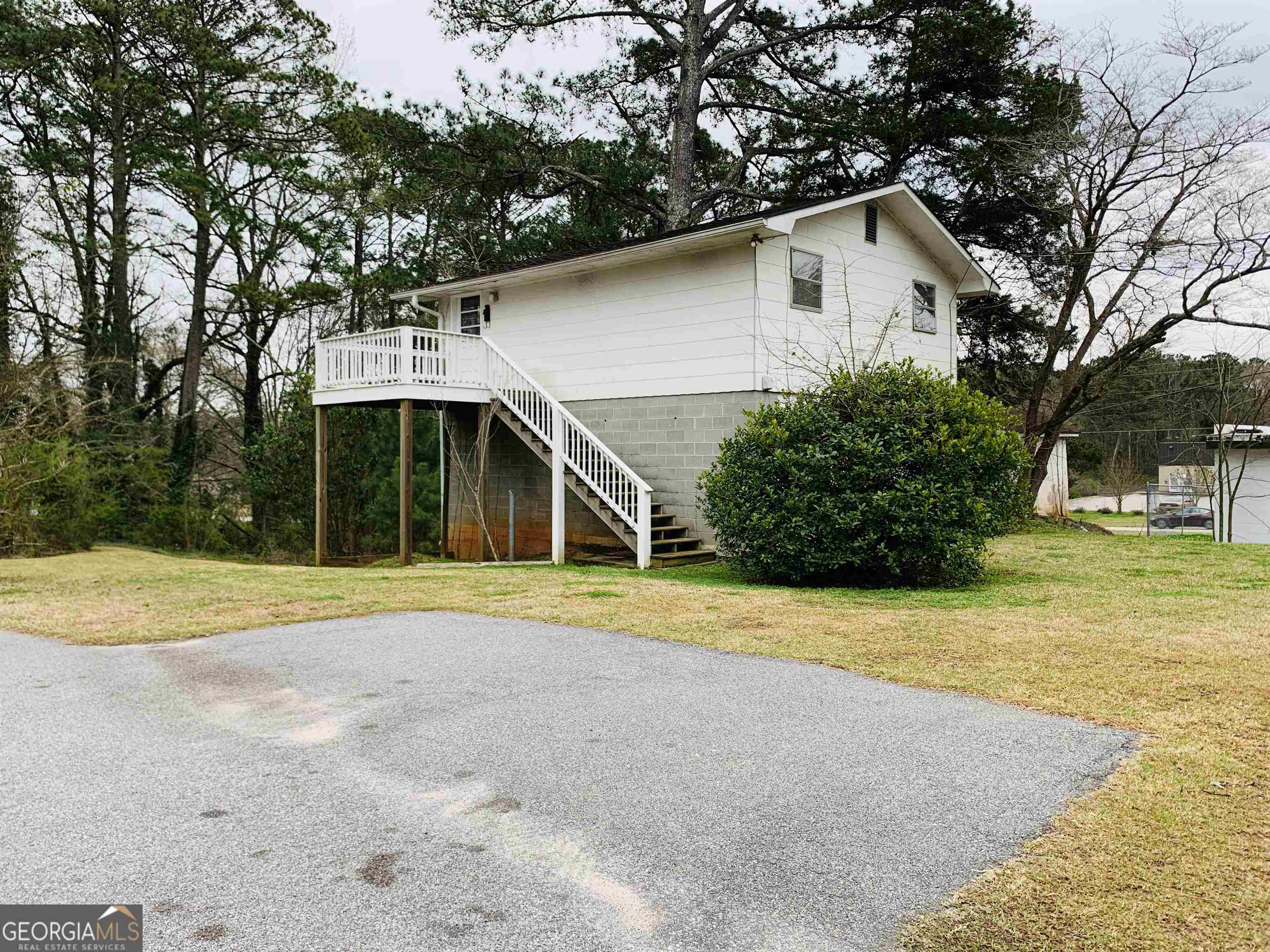WOW! 1 bedroom, 1 bathroom apartment Lagrange! Walk up the stairs to the welcoming deck that overlooks the beautiful large backyard. As you enter, you are greeted with a large family room, all new LVP flooring and all new paint, W/D connections, and more! Note - the garage is not for use by this unit. Must see!