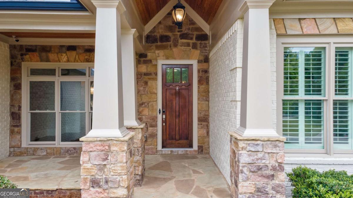 2221 Gentry LN