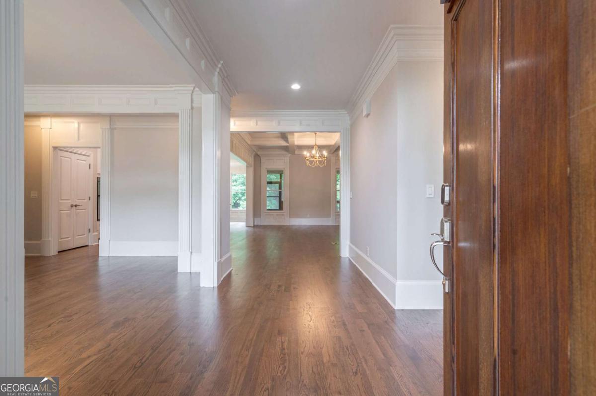 2221 Gentry LN