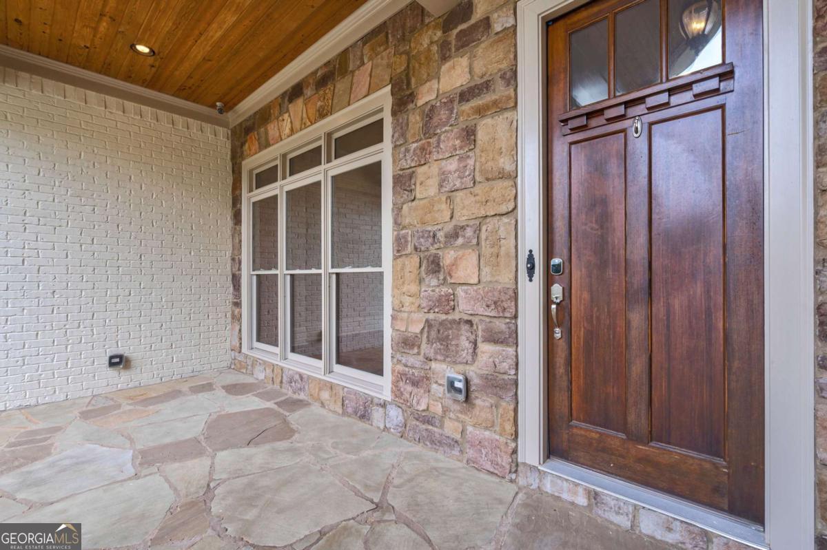 2221 Gentry LN