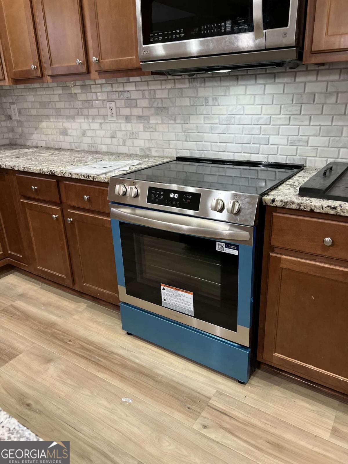 1806 Waters Edge TRL