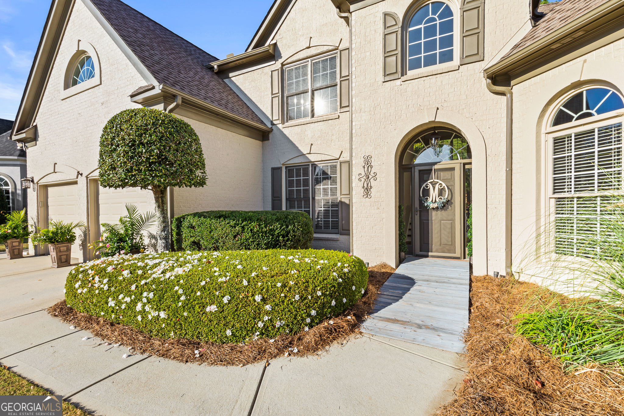 1121 Twin Bridge LN