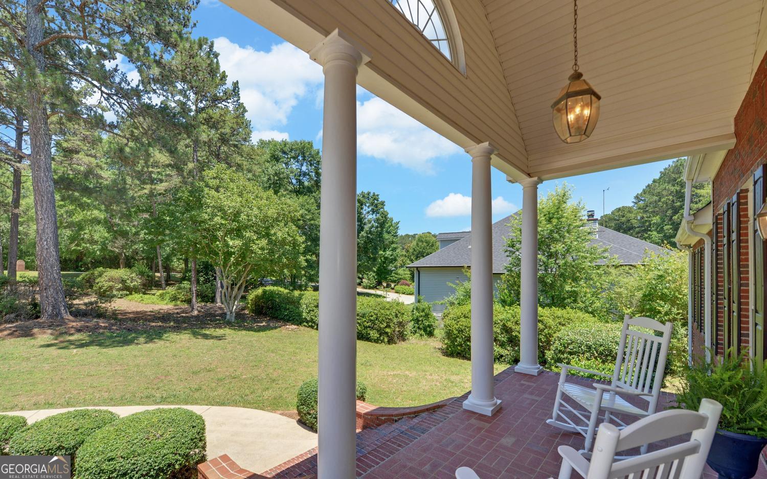 112 North Lake DR
