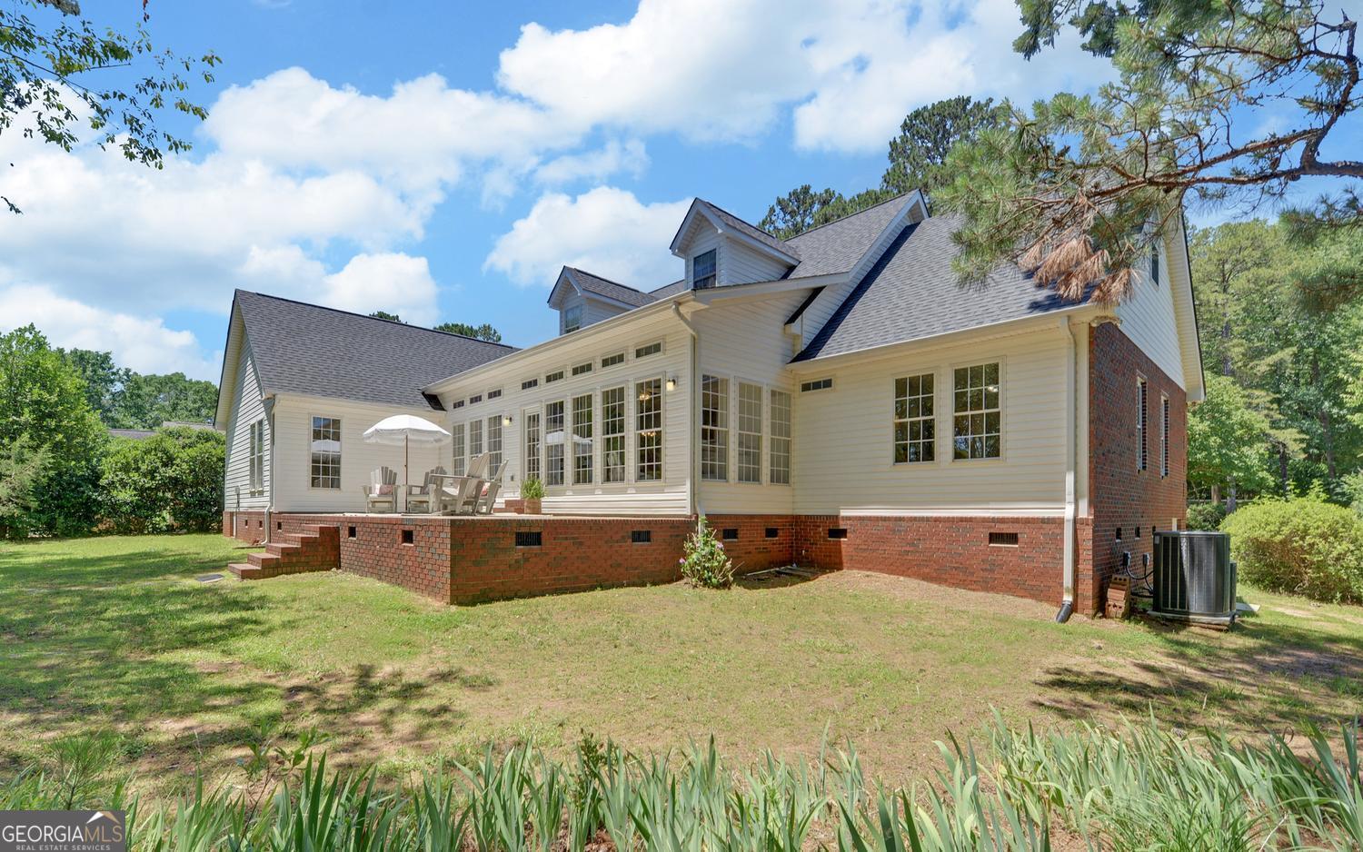 112 North Lake DR