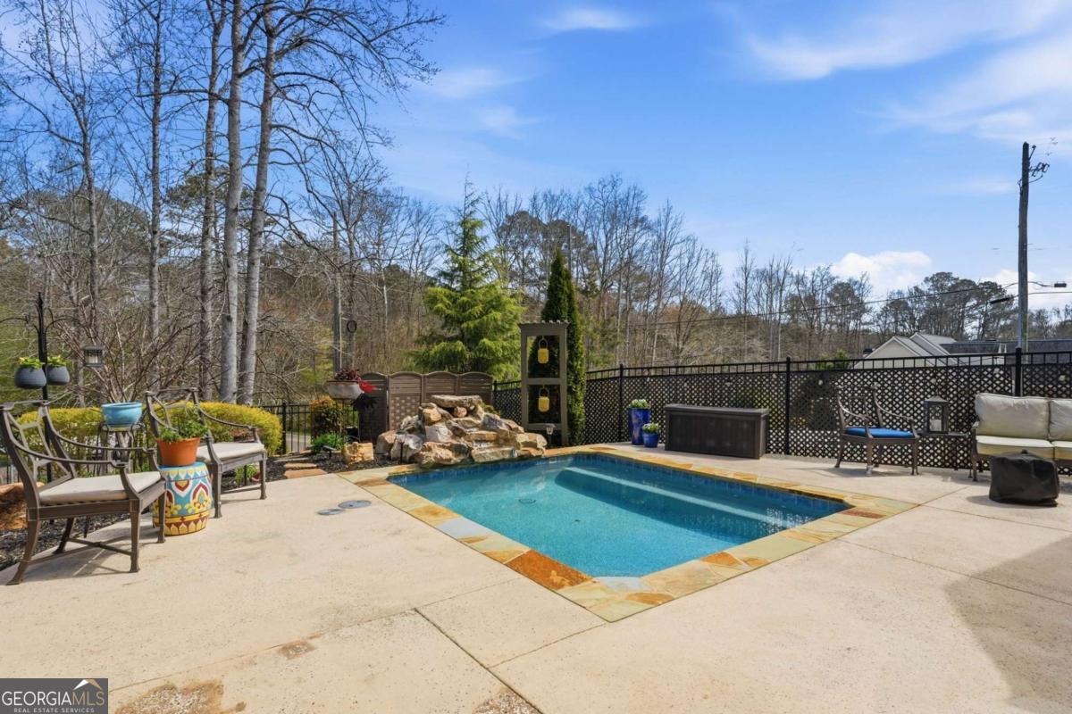 102 N Mountain Brooke DR