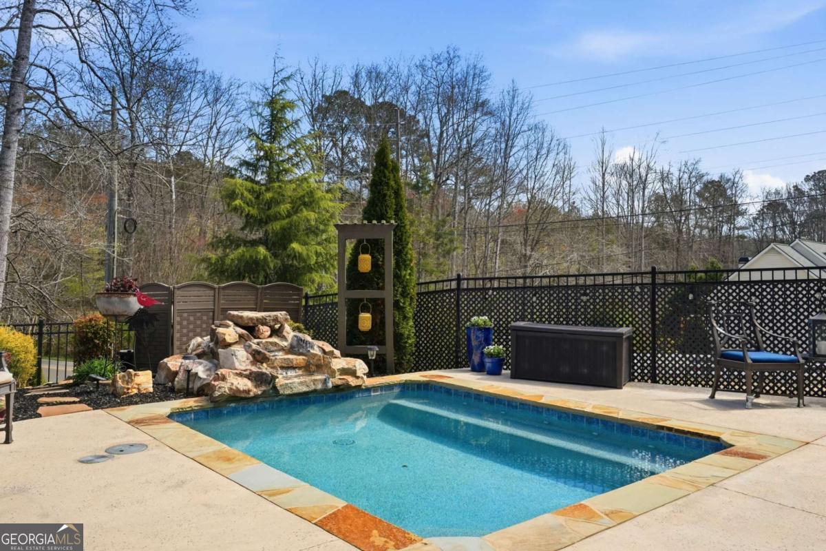 102 N Mountain Brooke DR