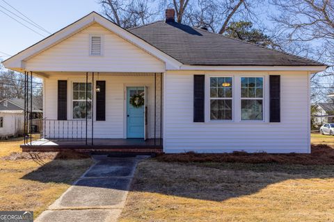 Photo of 516 W Goodrich Avenue, Thomaston, GA 30286 (MLS # 10691948)