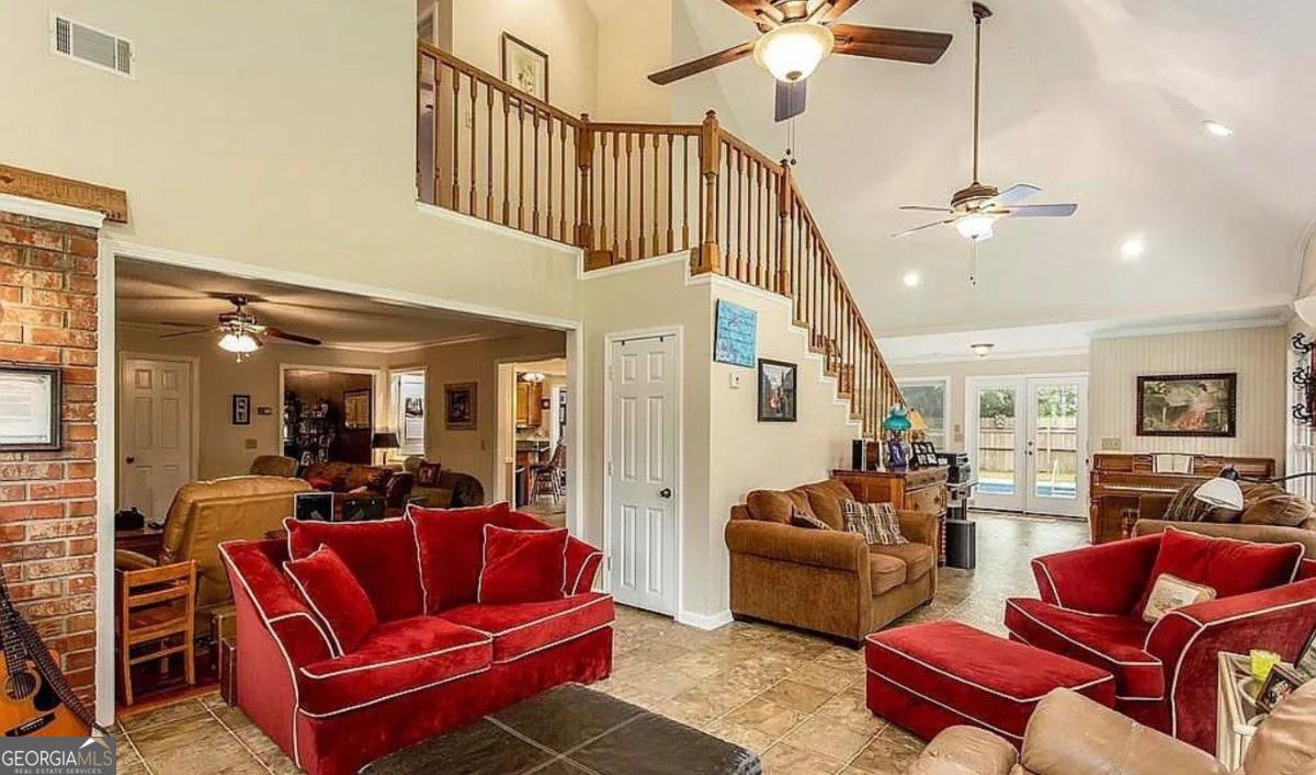 244 Woodridge WAY