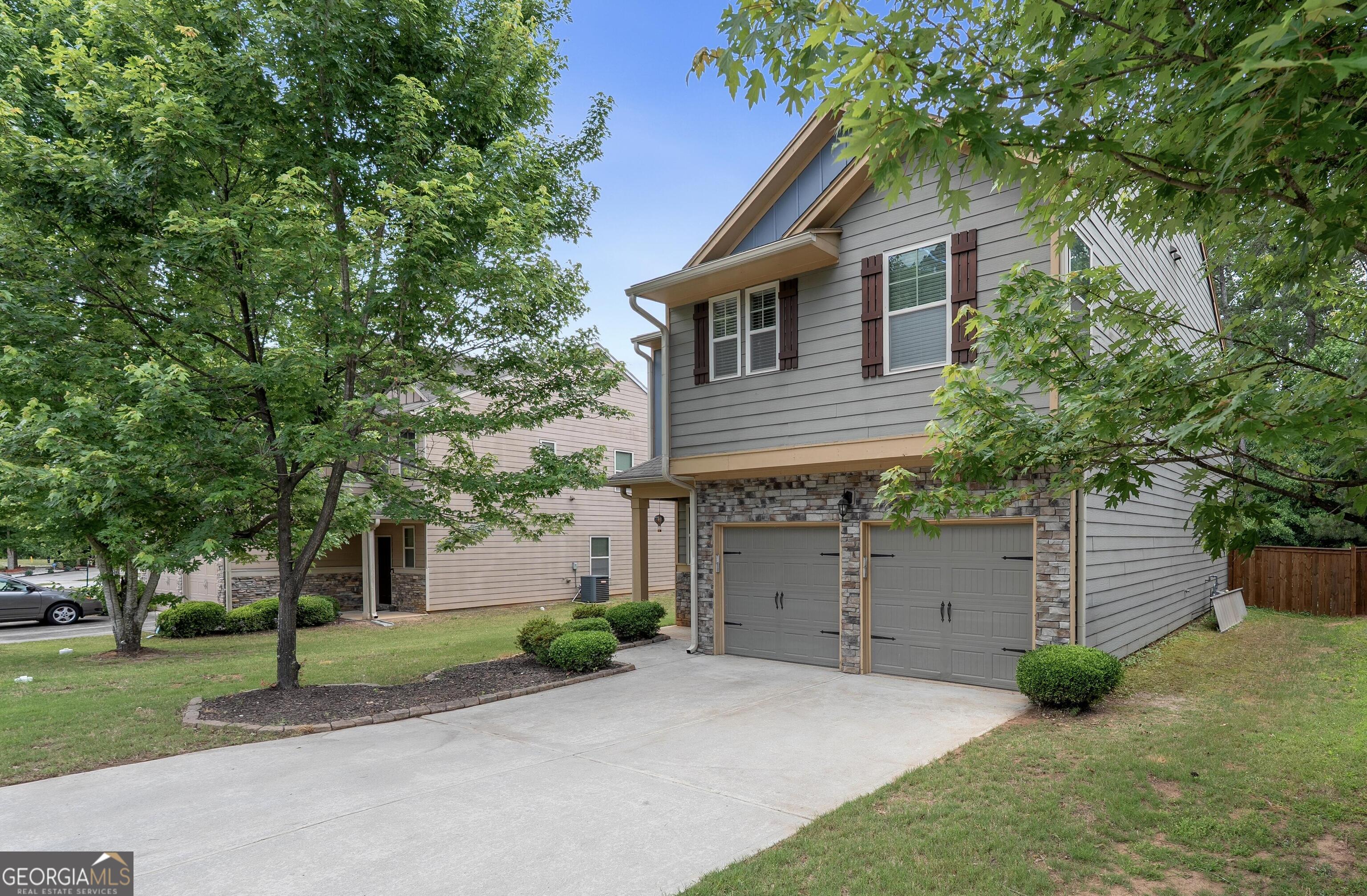 2777 Lakeview WALK