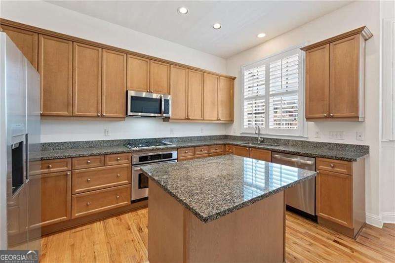 Smyrna, Georgia 30082, United States, 3 Bedrooms Bedrooms, ,4 BathroomsBathrooms,Residential,Active,241208