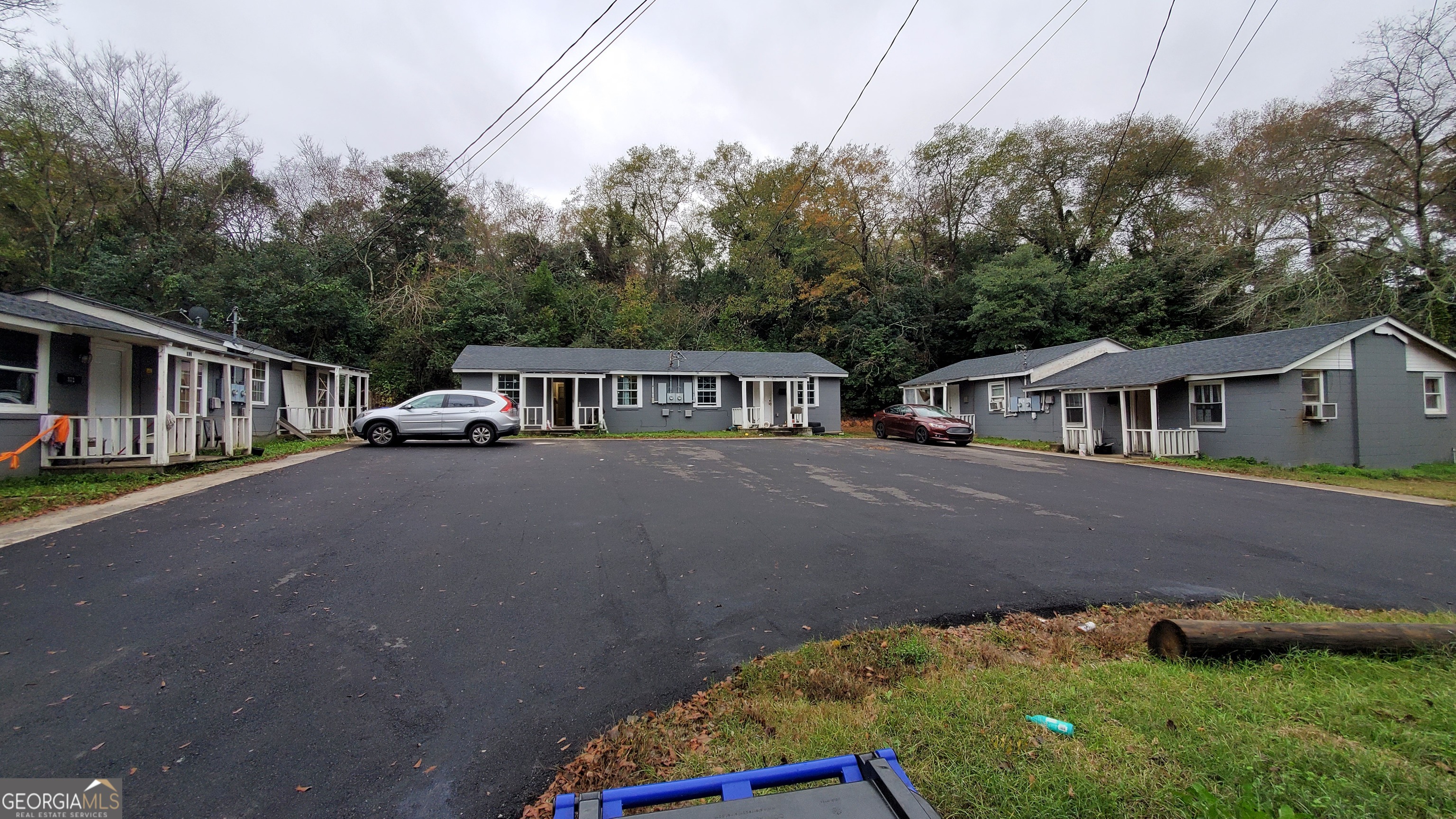 PLEASE DO NOT VISIT PROPERTY OR CONTACT TENANTS WITHOUT SCHEDULING A SHOWING WITH LISTING AGENT. Great 6-unit Multifamily Property in Macon. All units have the same or mirror-image floor plan, including two bedrooms and one bath. Recently re-surfaced parking area and new roofs. Lots of other recent upgrades. Fully rented. "Cash Cow" Property!