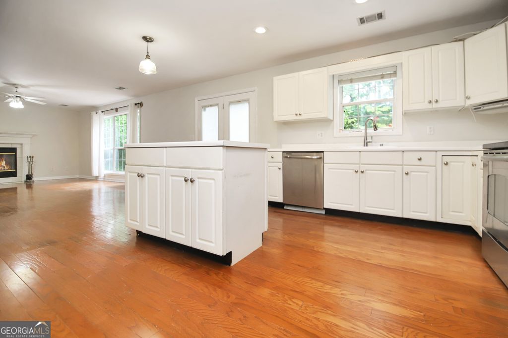 Photo of 143 Cameron Pointe Drive, LaGrange, GA 30240 (MLS # 10761470)