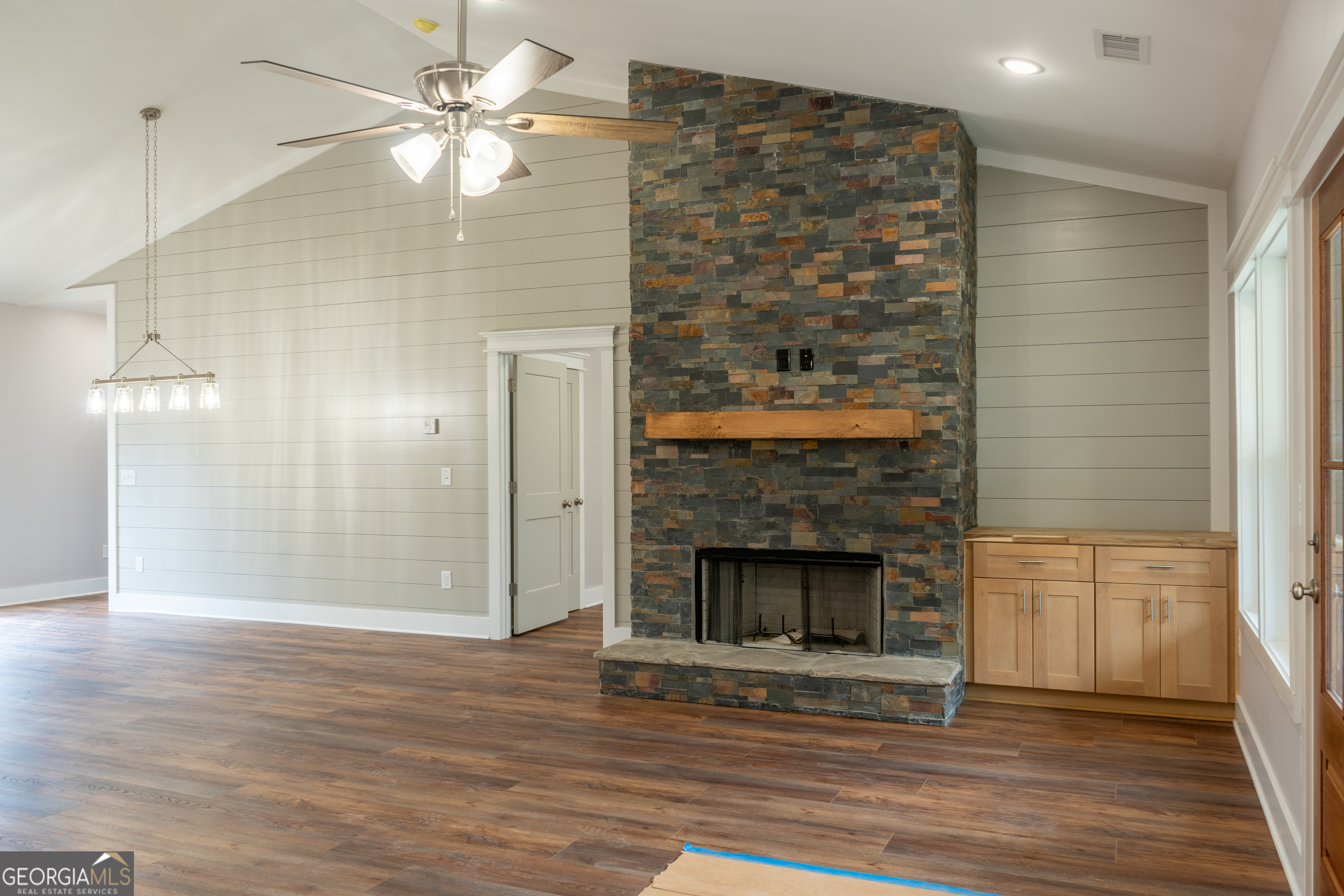 Cleveland, Georgia 30528, United States, 3 Bedrooms Bedrooms, ,2 BathroomsBathrooms,Residential,Active,6478