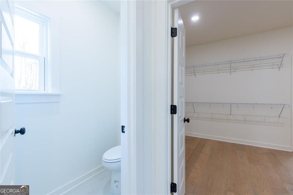 Gainesville, Georgia 30506, United States, 5 Bedrooms Bedrooms, ,5 BathroomsBathrooms,Residential,Active,219955