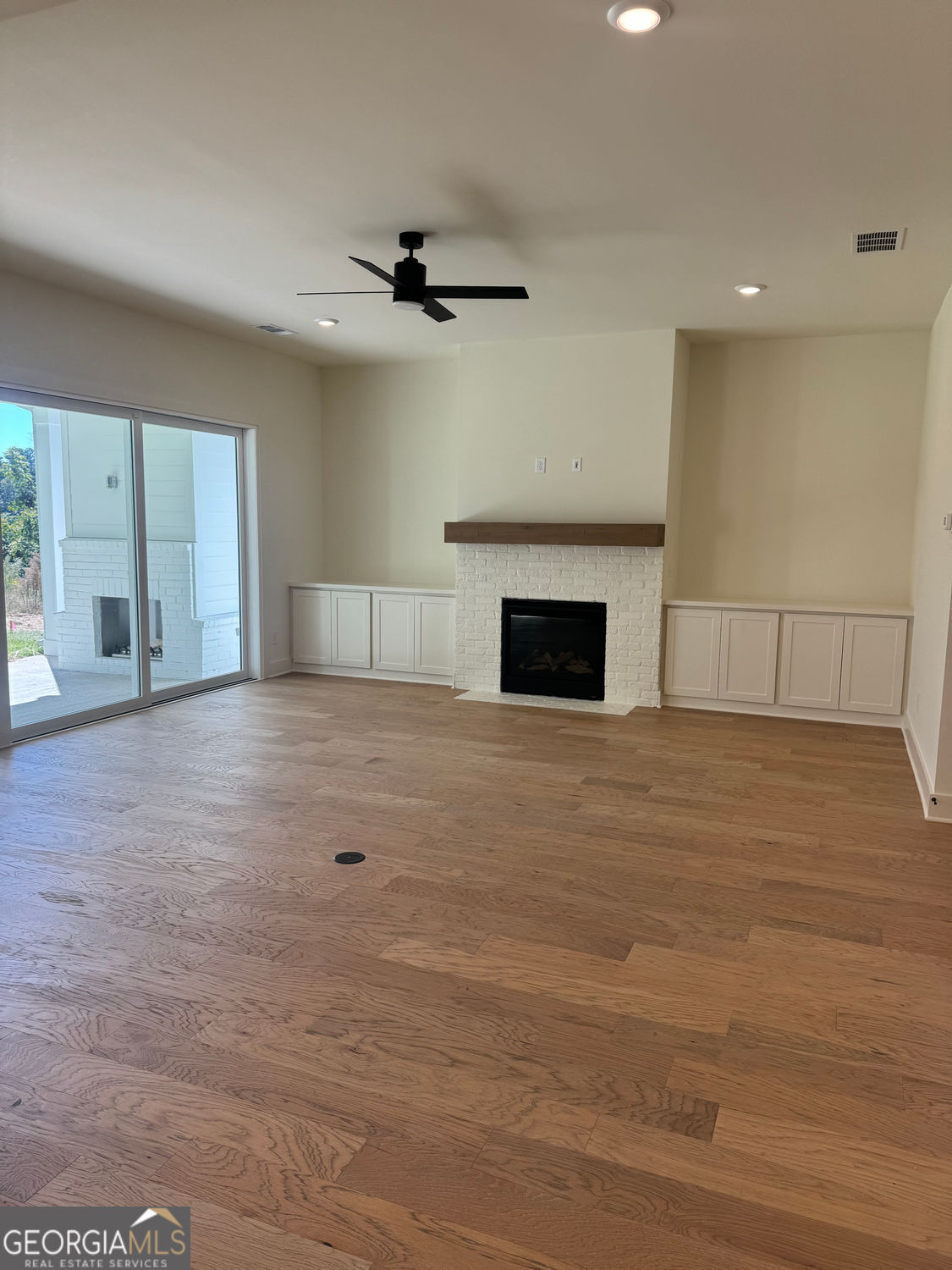 Gainesville, Georgia 30506, United States, 5 Bedrooms Bedrooms, ,5 BathroomsBathrooms,Residential,Active,219955