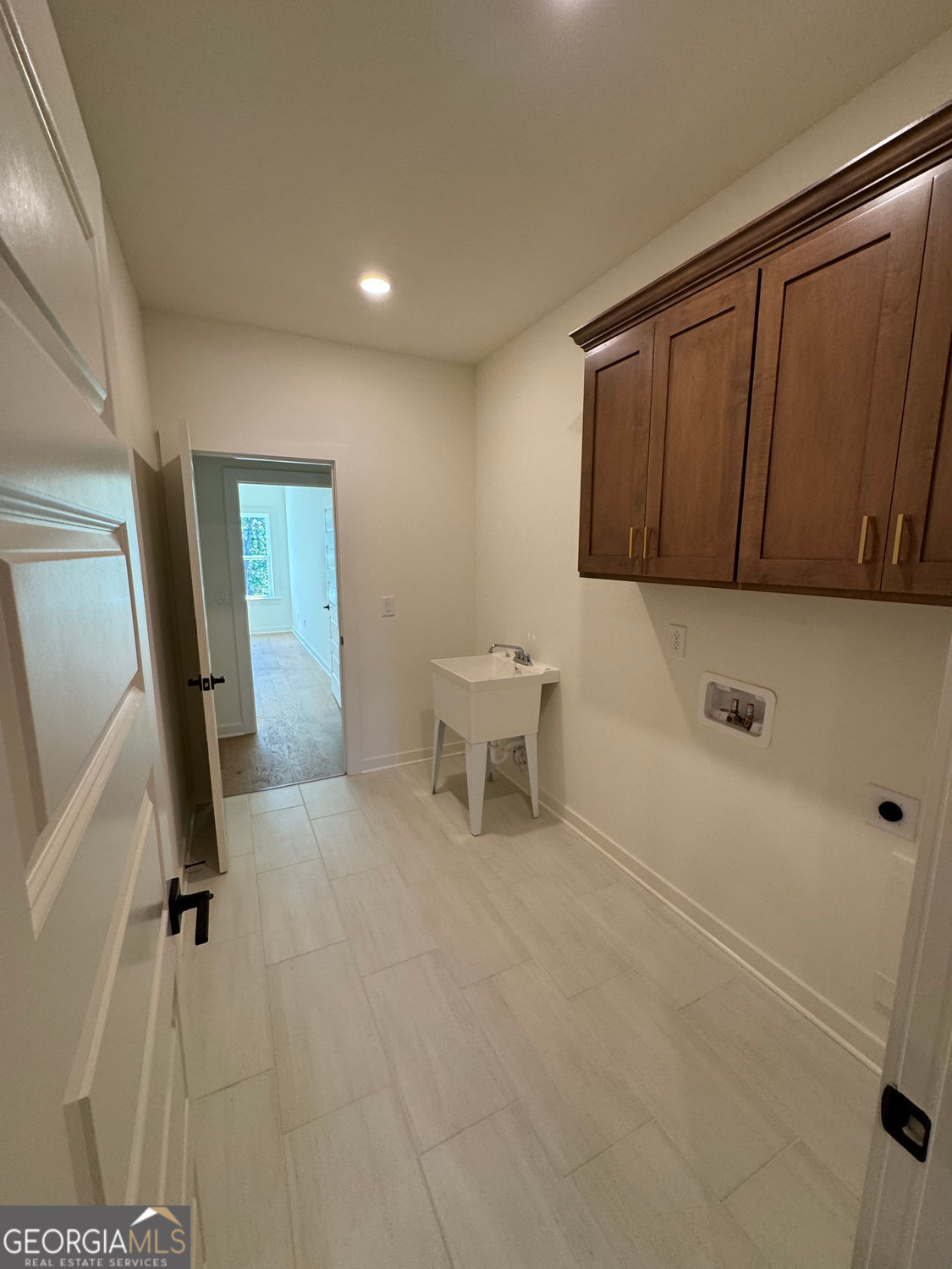 Gainesville, Georgia 30506, United States, 5 Bedrooms Bedrooms, ,5 BathroomsBathrooms,Residential,Active,219955