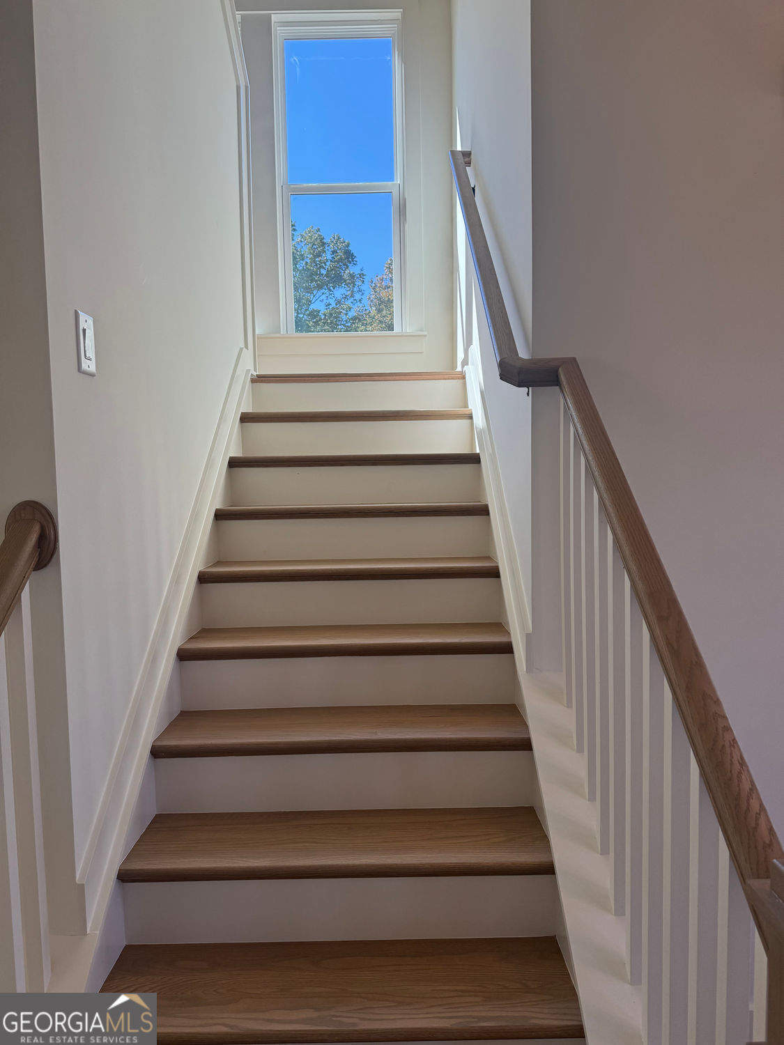 Gainesville, Georgia 30506, United States, 5 Bedrooms Bedrooms, ,5 BathroomsBathrooms,Residential,Active,219955