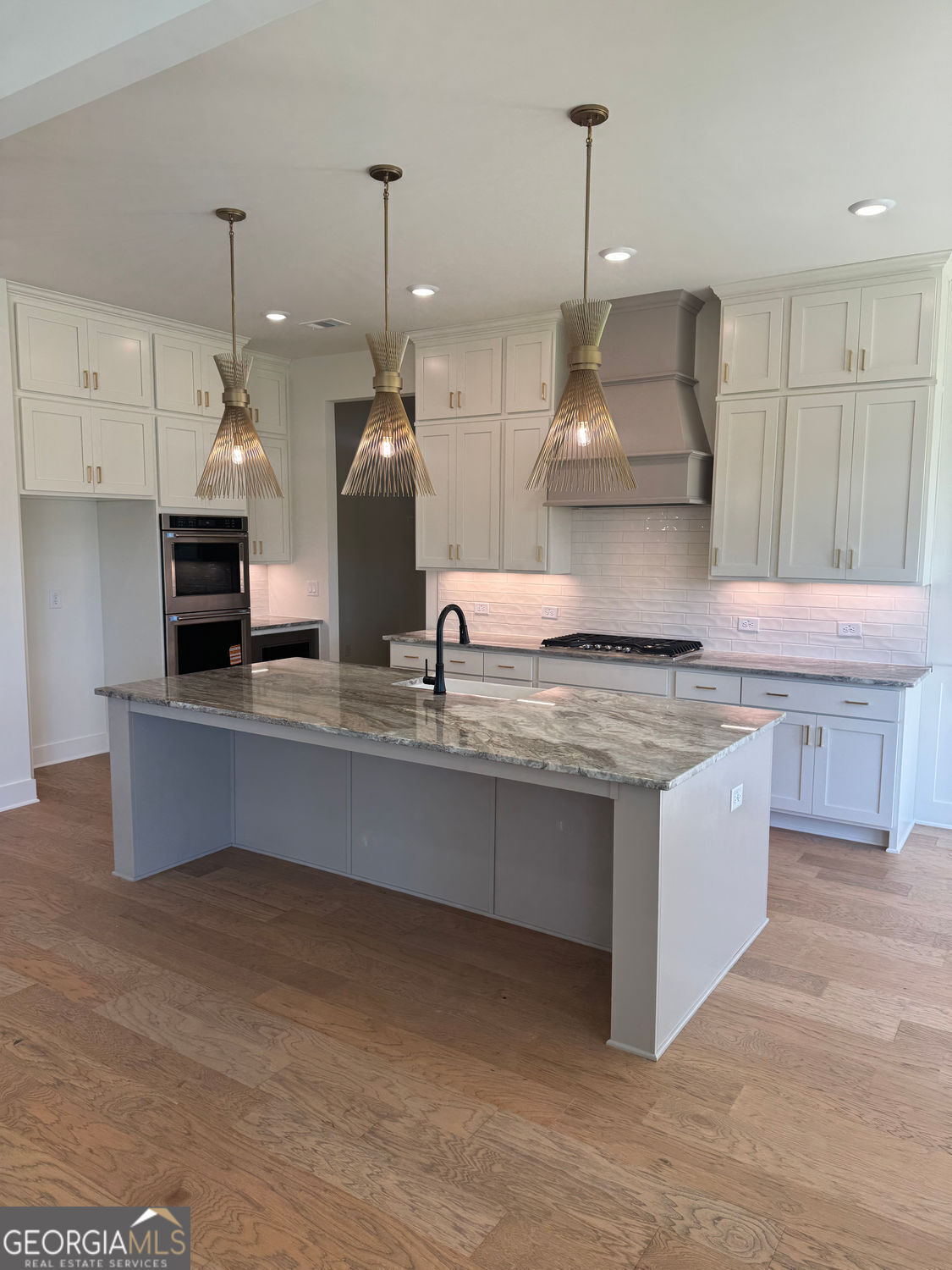 Gainesville, Georgia 30506, United States, 5 Bedrooms Bedrooms, ,5 BathroomsBathrooms,Residential,Active,219955