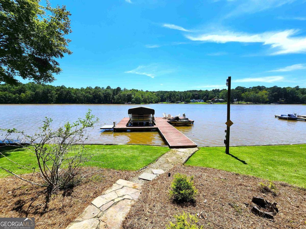 1570 Pointe Royal RD