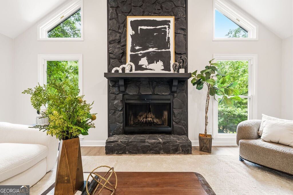 85 Geraldine DR SE