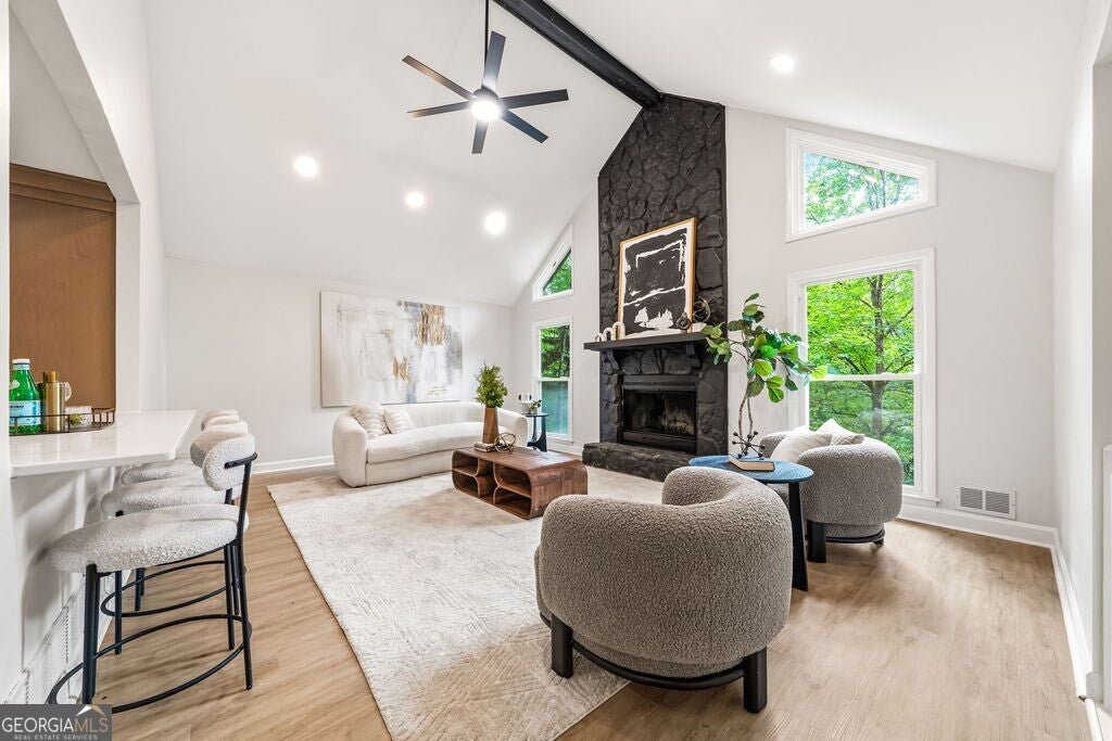 85 Geraldine DR SE