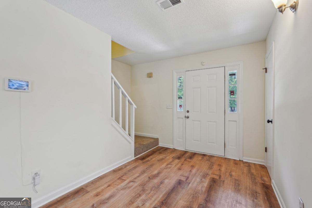 4017 Hawthorne CIR SE