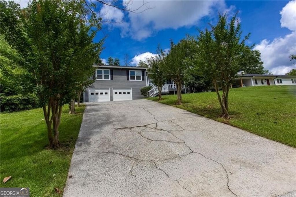 Photo of 1093 Caprice Drive, Powder Springs, GA 30127 (MLS # 10792019)
