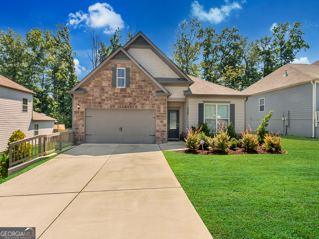 REDUCED! GORGEOUS RANCH HOME IN QUIET, ESTABLISHED SUBDIVSION! BEAUTIFUL SIDEWALK COMMUNITY WITH CLUBHOUSE AND POOL. COME CHECK OUT THIS BEAUTY! OPEN AND BRIGHT FLOOR PLAN! SPACIOUS MASTER! CHEF'S KITCHEN WITH OVERSIZED GRANITE COUNTERTOPS, SS APPLIANCES, PANTRY AND LARGE KITCHEN ISLAND. KITCHEN OVERLOOKS THE SPACIOUS LIVING ROOM. 2 CAR GARAGE! PERFECT FOR THE FIRST TIME BUYER OR EMPTY NESTER. MINUTES FROM HWY AND AIRPORT. RUN, DON'T WALK! WON'T LAST! !