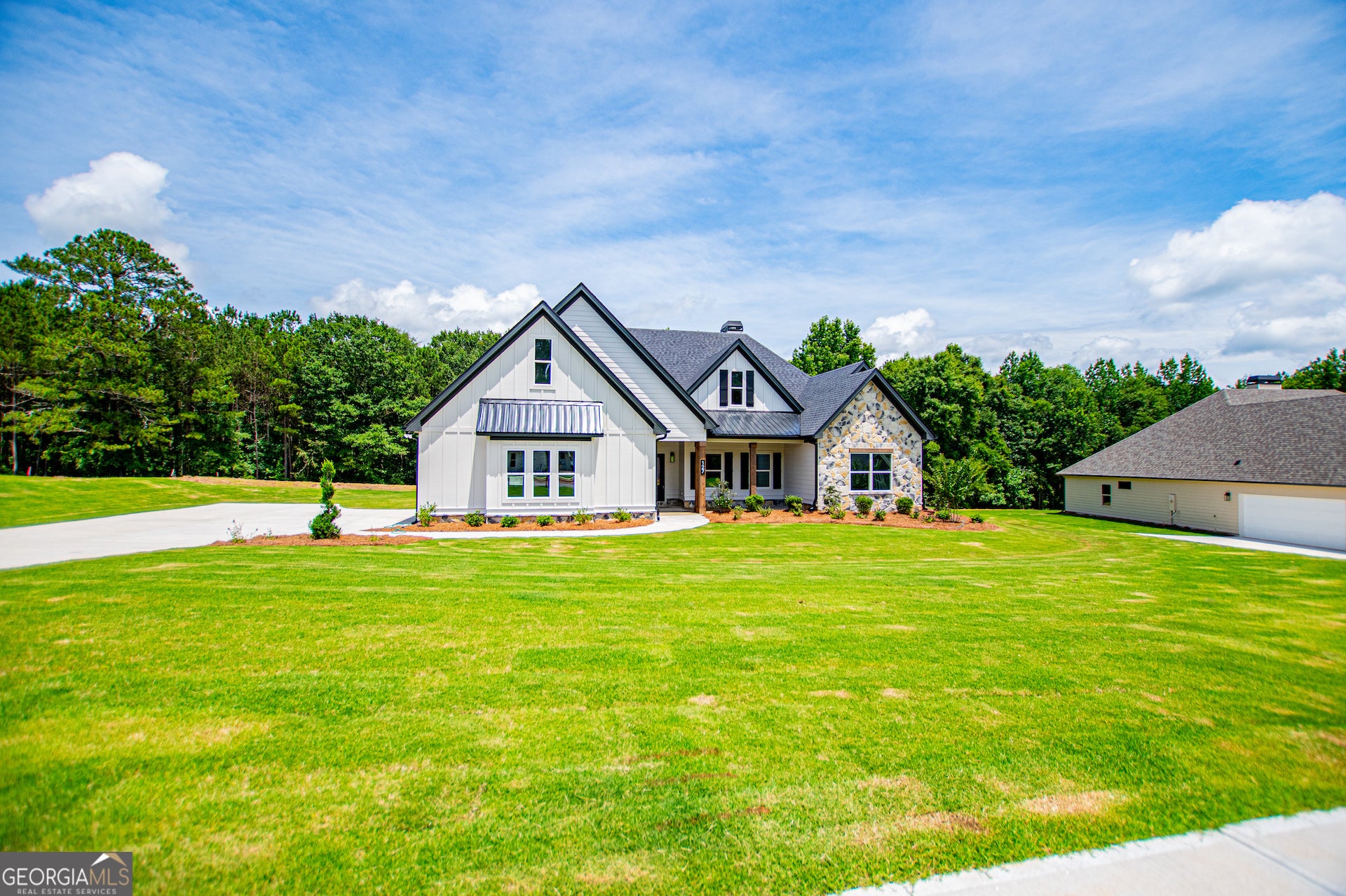 127 Woodford DR