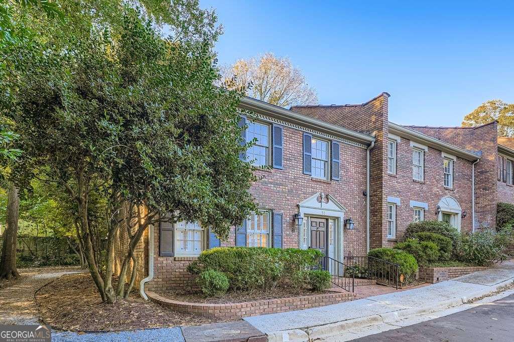 Olde Ivy Square - Residential