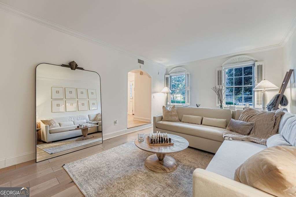 Olde Ivy Square - Residential