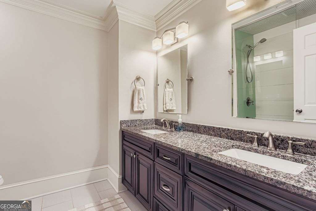 Olde Ivy Square - Residential
