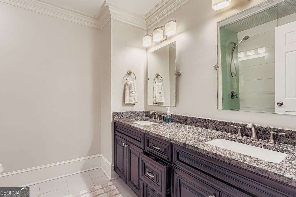 Olde Ivy Square - Residential