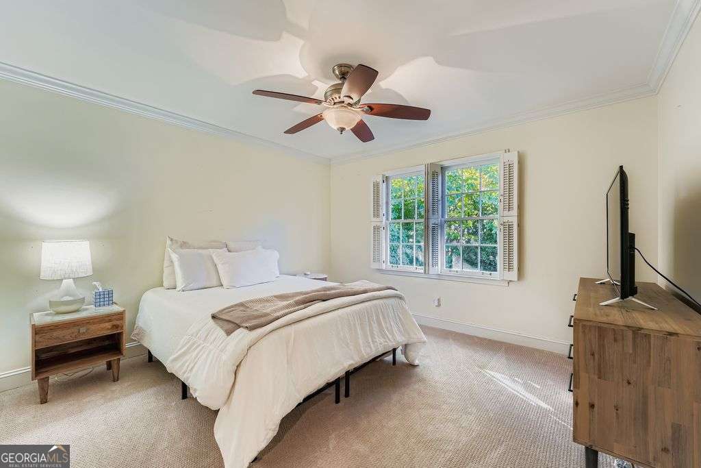 Olde Ivy Square - Residential